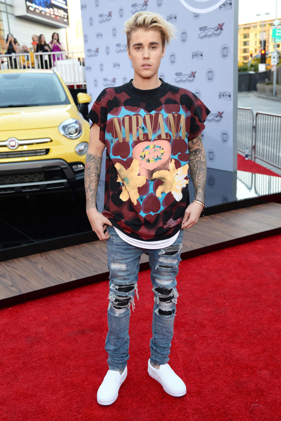 <p>Look at that little face! Sometimes Bieber's fashion choices scare even him. </p>