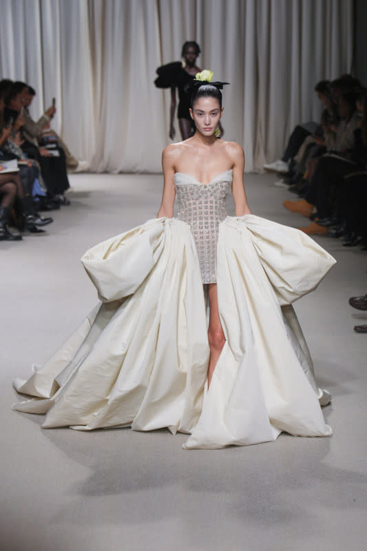 Giambattista Valli Opts for Bare Shoulders and Big Skirts for Spring ...