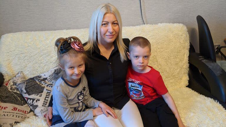 Lidia Prudovskaya y sus dos hijos de 9 y 10, llamados a testificar contra su madre
