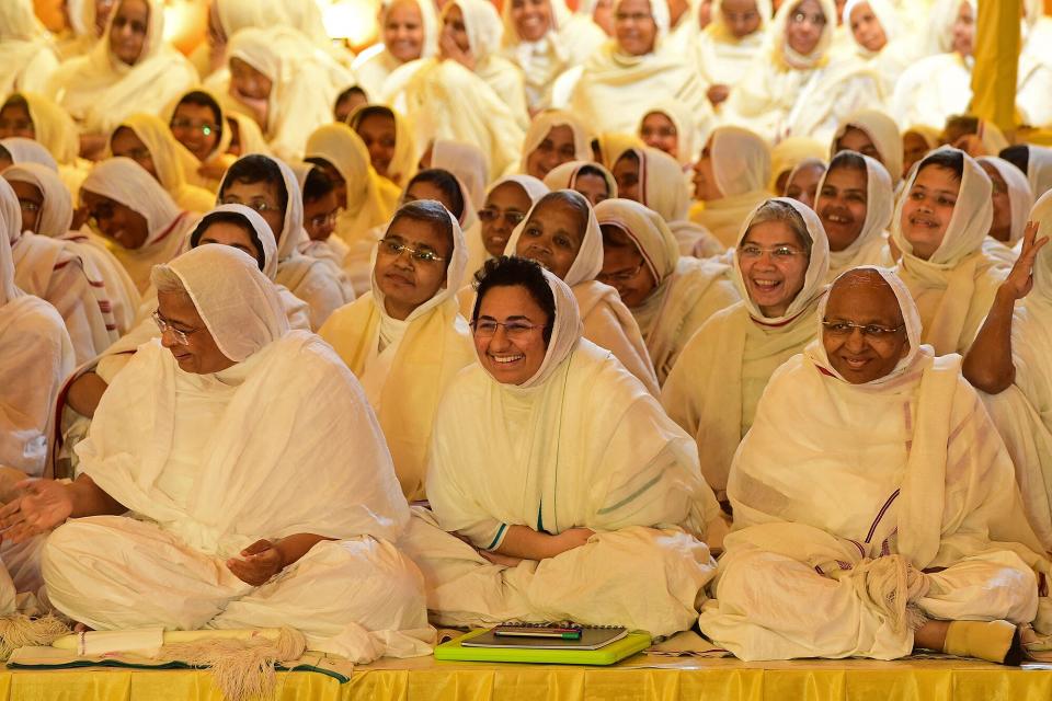 Nuns from the Jain community