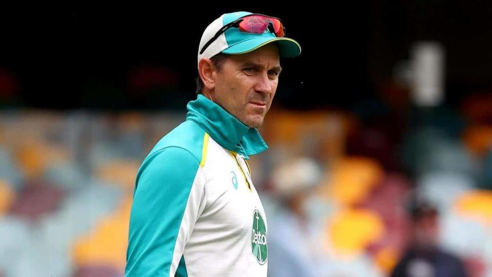 Justin Langer backed by Cricket Australia, will continue as coach