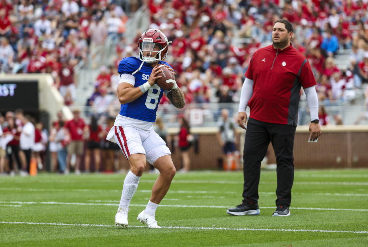 CBS Sports - WAY TOO EARLY 2022 Fantasy QB rankings 