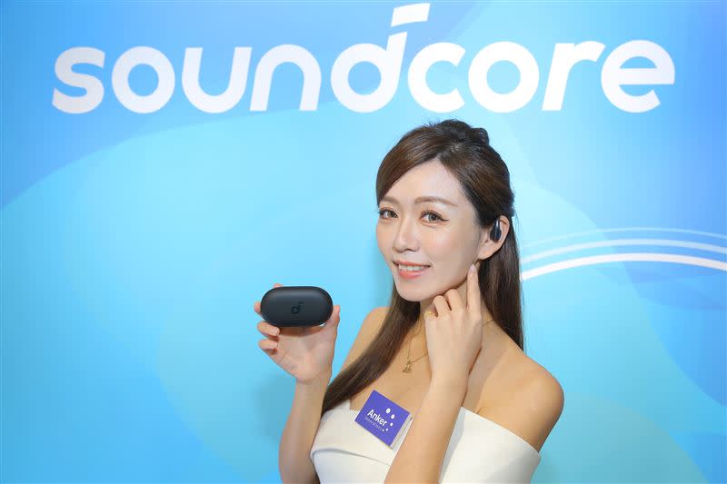 soundcore發表品牌首款開放式氣傳導耳機AeroFit及旗艦版本AeroFit Pro。