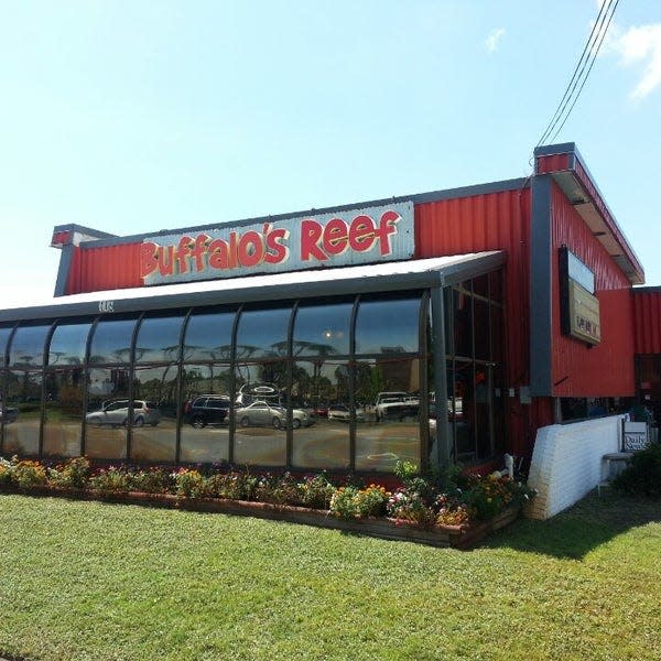 A Fort Walton Beach institution, Buffalo's Reef offers a classic wing experience.