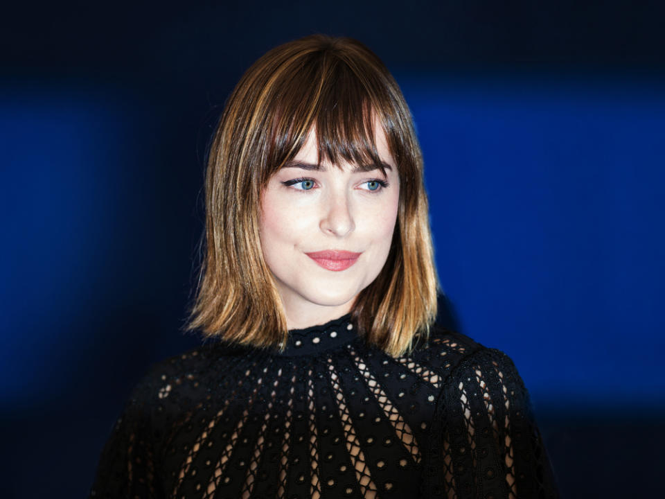 Dakota Johnson ist die Tochter der Schauspieler Don Johnson und Melanie Griffith. (Bild: taniavolobueva / Shutterstock.com)