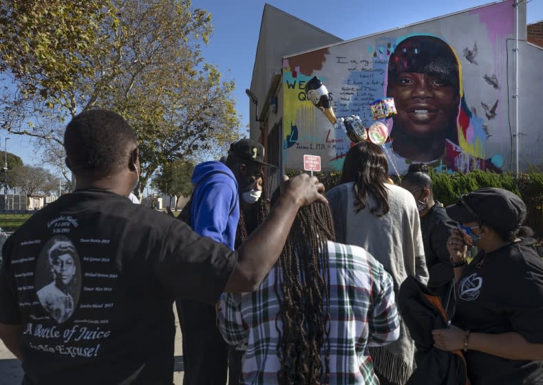 LOS ANGELES, CA - JANUARY 01: A mural of Latasha Harlins was unveiled at the Algin Sutton Recreation Center in Los Angeles on Friday, Jan. 1, 2021. She would have been 45 years old on this day. Harlins was shot and killed by a Korean shop keeper in 1991 who thought she was stealing orange juice. (Myung J. Chun / Los Angeles Times)