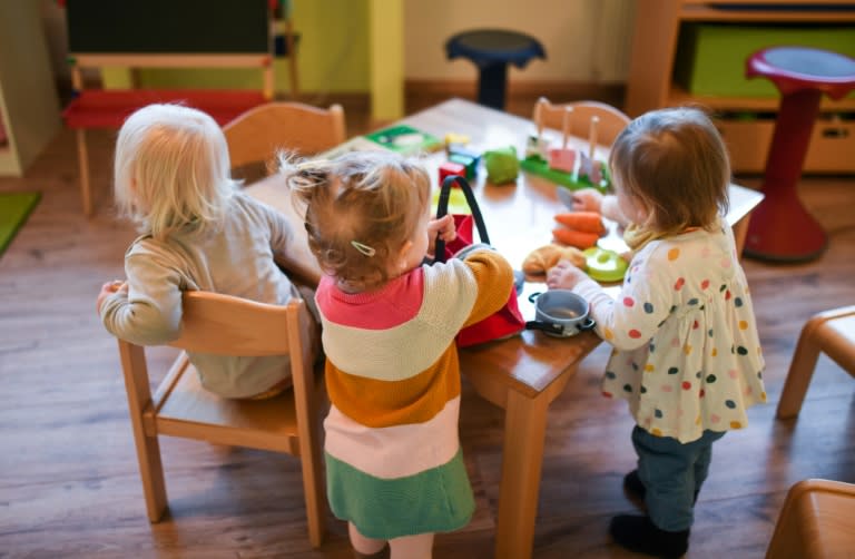 Die Höhe der geplanten Kindergrundsicherung reicht laut einer Studie nicht aus, um Kinderarmut wirksam zu bekämpfen. In einer Studie für die Hans-Böckler-Stiftung wird daher ein anderes Berechnungsverfahren gefordert. (Ina FASSBENDER)