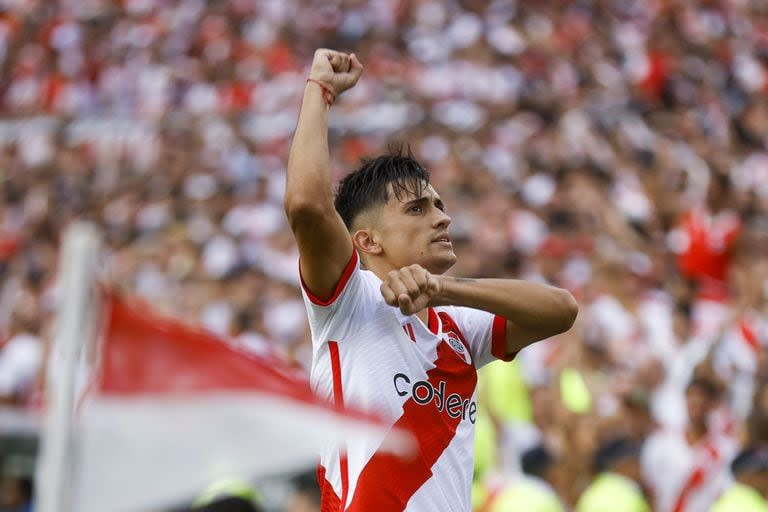 Festeja Solari, autor del gol de River