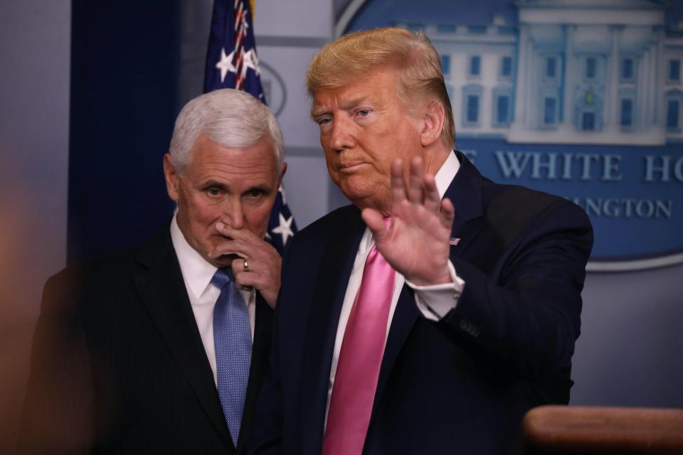 Pence touching his face during coronavirus press conference
