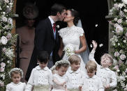 <p>Als Pippa Middleton und James Matthews ihre Traumhochzeit hatten und Prinz George und Prinzessin Charlotte allen die Show stahlen. (Bild: AP) </p>