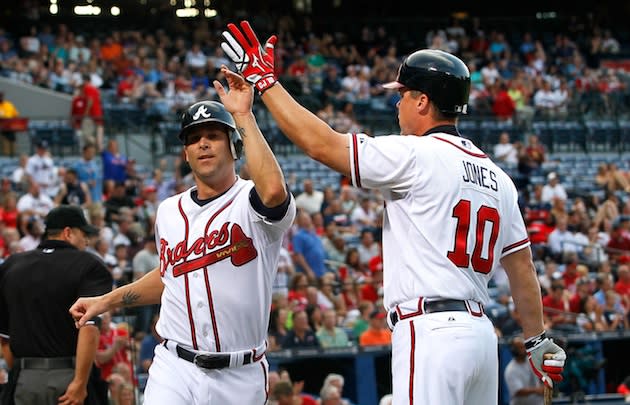 Chipper stays hot as Braves top Fish