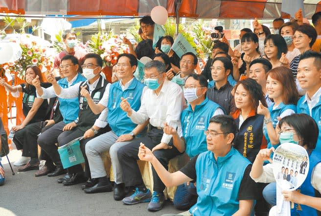 台灣民眾黨高雄黨部24日舉行成立大會，宣布在高雄地方進一步紮根，明年至少在高市拿下3席議員席次。（劉宥廷攝）