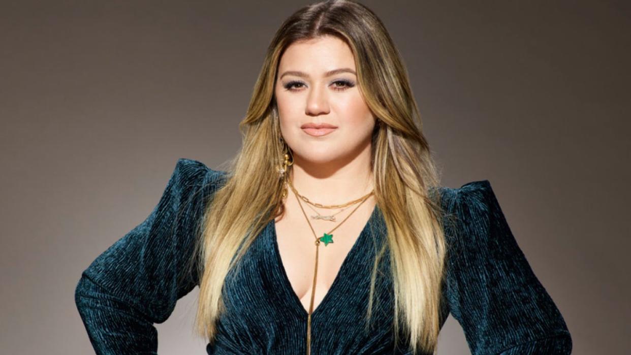  Kelly Clarkson on American Song Contest. 