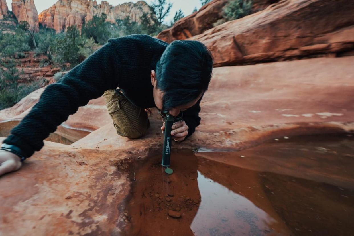 someone using the lifestraw from Amazon