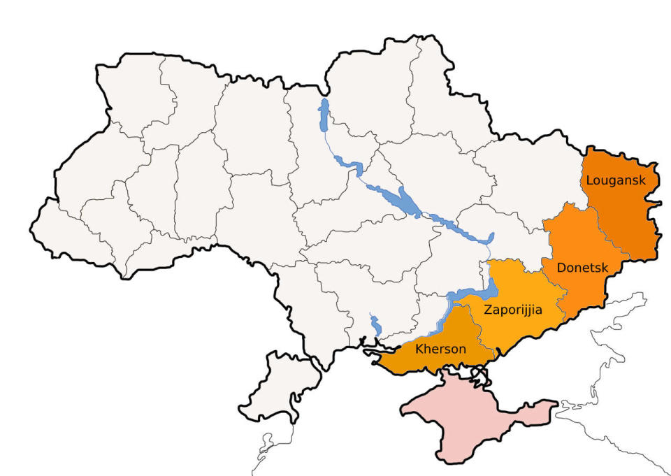 À partir de ce vendredi 23 septembre, des référendums d’annexion par la Russie sont organisés dans quatre zone d’Ukraine occupées par les troupes russes : dans les régions séparatistes de Lougansk et Donetsk à l’Est, et dans des secteurs des oblasts de Zaporijjia et Kherson sous domination des forces du Kremlin.