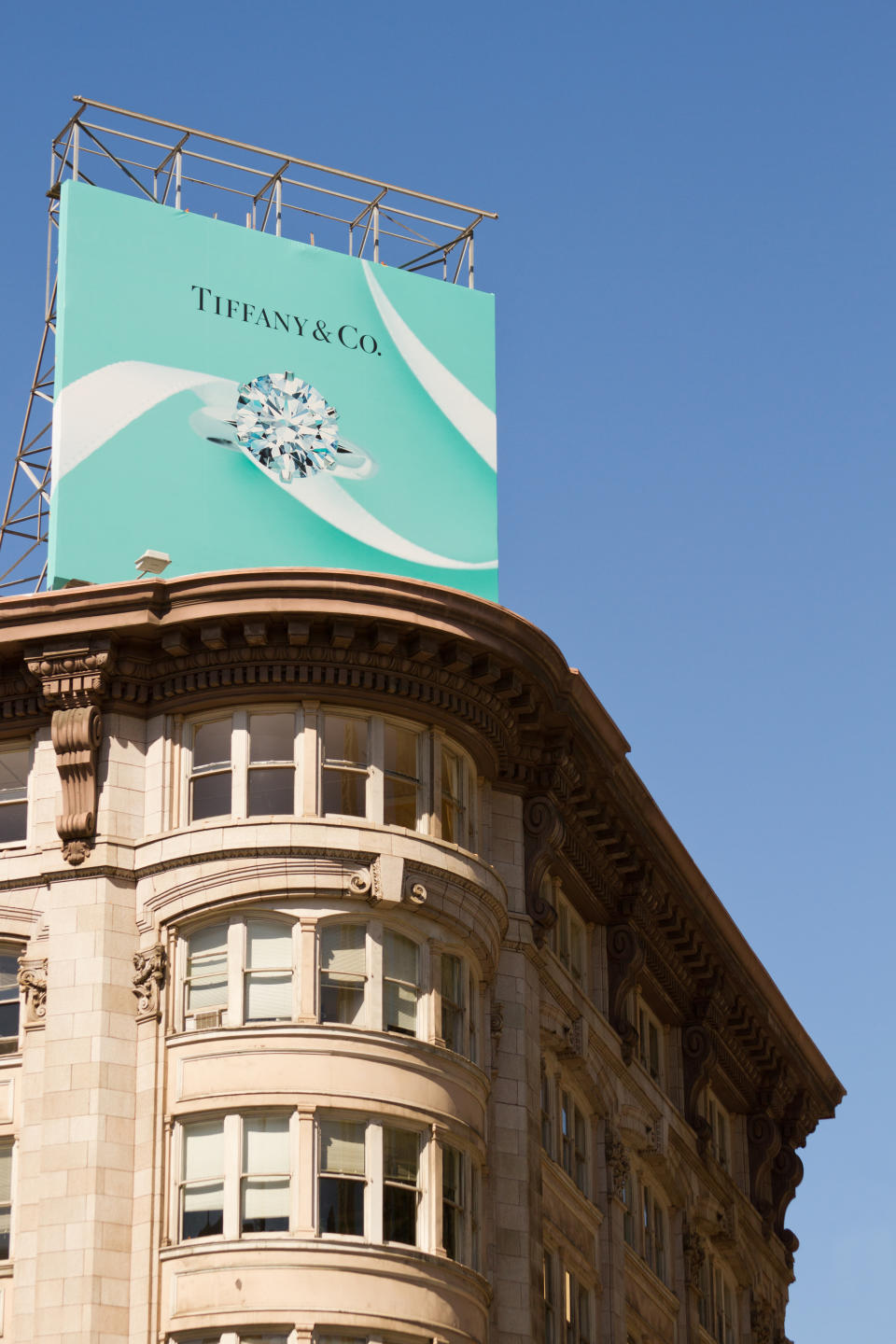 Tiffany ＆ Co.宣布拒買俄羅斯新開採鑽石。（圖片來源：Getty）