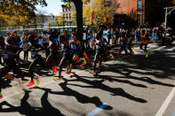 Men leading pack during the 2016 New York City Marathon in the Brooklyn borough of New York City, NY, U.S. November 6, 2016 REUTERS/Eduardo Munoz