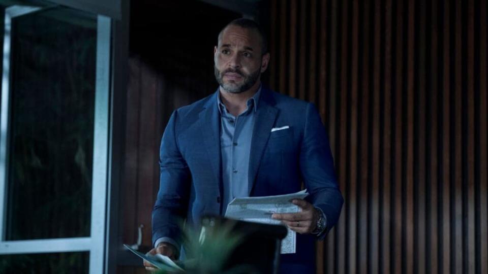 Daniel Sunjata in Echoes