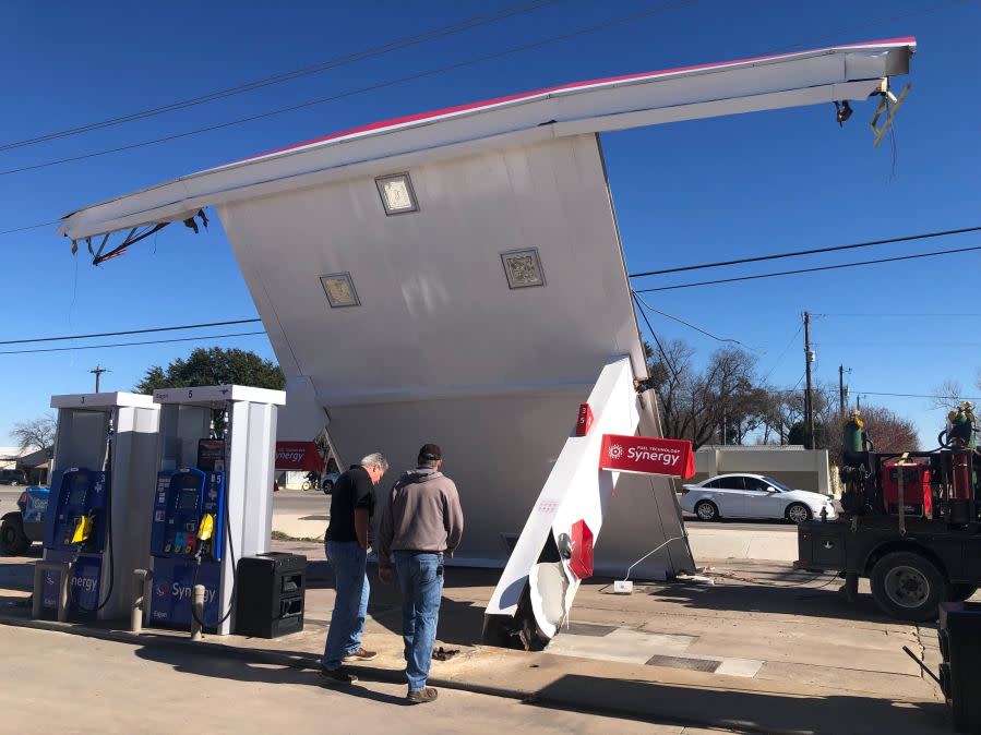 Gas station in south Austin on Menchaca Road near FM 1626. (KXAN Photo/Ed Zavala)