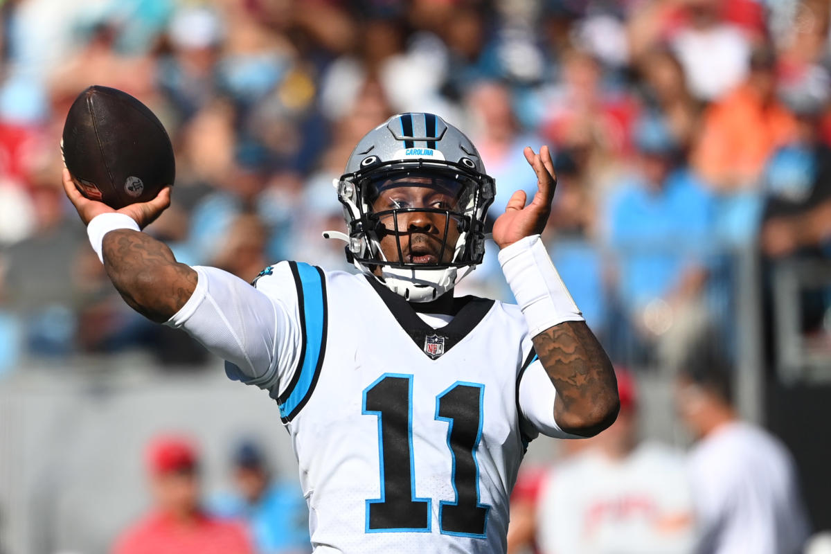 Carolina Panthers re-signing QB P.J. Walker to one-year deal