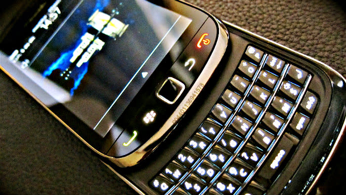 BlackBerry_Torch_16-9