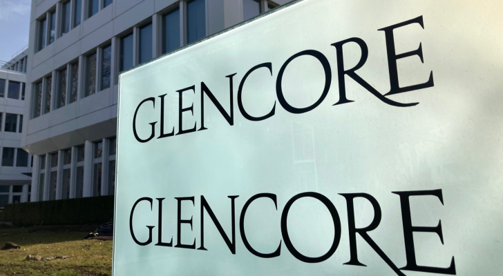 GLNCY stock: the Glencore sign outside a building