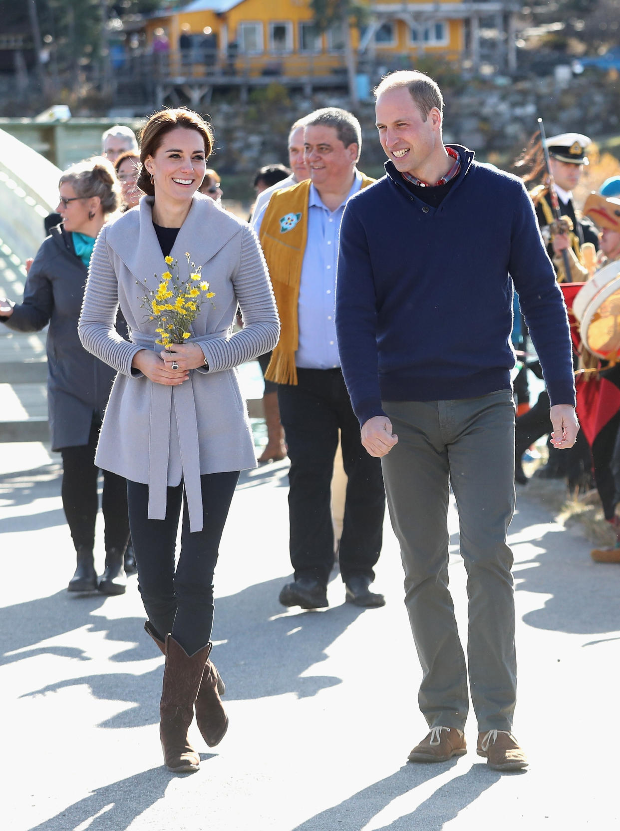CARCROSS, BC - SEPTEMBER 28:  Catherine, Duchess of Cambridge and Prince William, Duke of Cambridge visit Carcross during the Royal Tour of Canada on September 28, 2016 in Carcross, Canada. Prince William, Duke of Cambridge, Catherine, Duchess of Cambridge, Prince George and Princess Charlotte are visiting Canada as part of an eight day visit to the country taking in areas such as Bella Bella, Whitehorse and Kelowna  (Photo by Chris Jackson/Getty Images)
