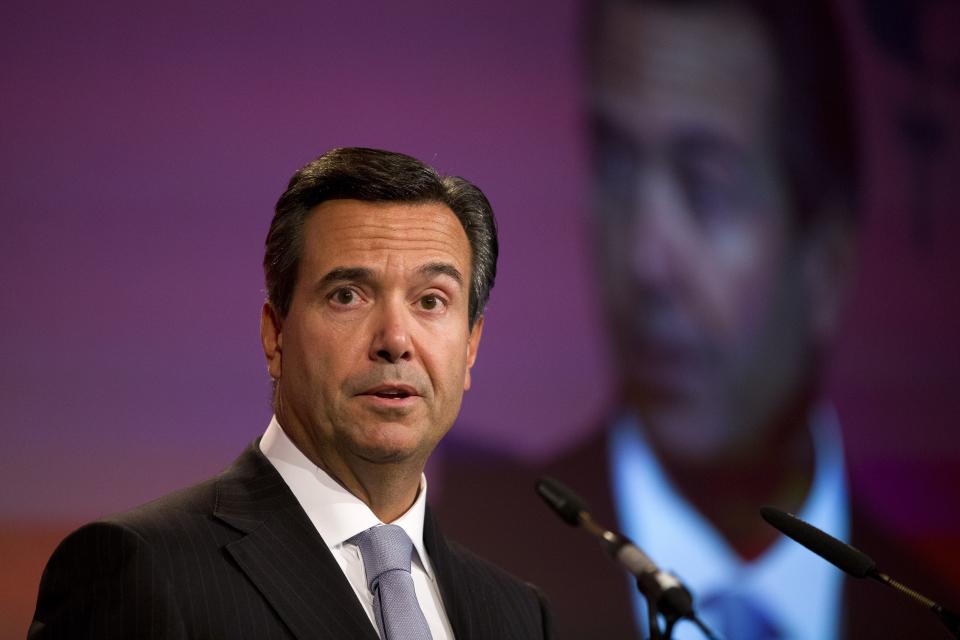 António Horta Osório, Group Chief Executive (CEO) of Lloyds Banking Group, addresses delegates at the British Chambers of Commerce in central London on February 10, 2015. AFP PHOTO / JUSTIN TALLIS        (Photo credit should read JUSTIN TALLIS/AFP via Getty Images)