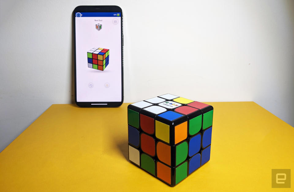 Connected Rubik's cube and app