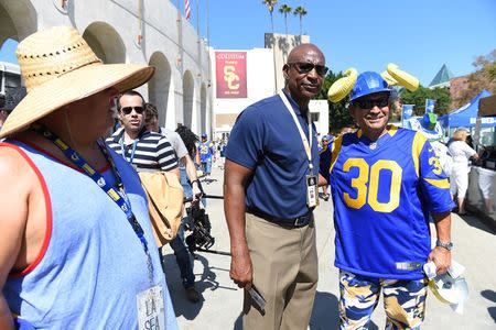 Los Angeles Rams - 🚨 THROWBACK JERSEY GIVEAWAY 🚨 How to enter