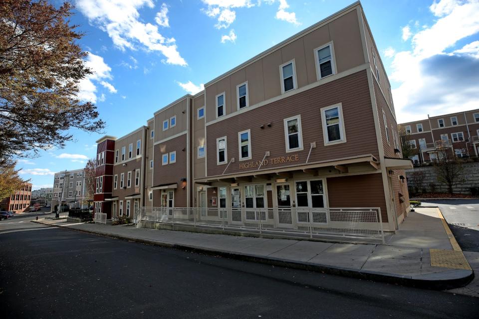 An affordable housing development in Chelsea, Mass., a Boston suburb that has been under pressure from rising housing prices. <a href="https://www.gettyimages.com/detail/news-photo/highland-terrace-on-gerrish-ave-a-larger-newer-affordable-news-photo/1230261200" rel="nofollow noopener" target="_blank" data-ylk="slk:David L. Ryan/The Boston Globe via Getty Images;elm:context_link;itc:0;sec:content-canvas" class="link ">David L. Ryan/The Boston Globe via Getty Images</a>