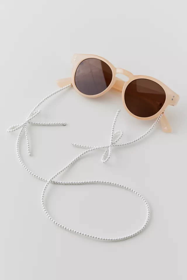 Delicate Pearl Sunglass Chain