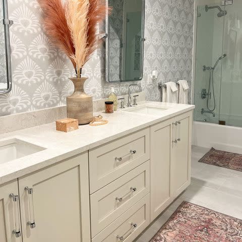 <p><a href="https://www.instagram.com/p/Cpm_zfBrPOt/" data-component="link" data-source="inlineLink" data-type="externalLink" data-ordinal="1">@allisonpriorinteriors</a> / Instagram</p>