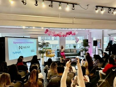 Crypto Babes Co-Founder Ashley Wright Keynotes at Crypto Babes Educational Event (CNW Group/Bitget Limited)