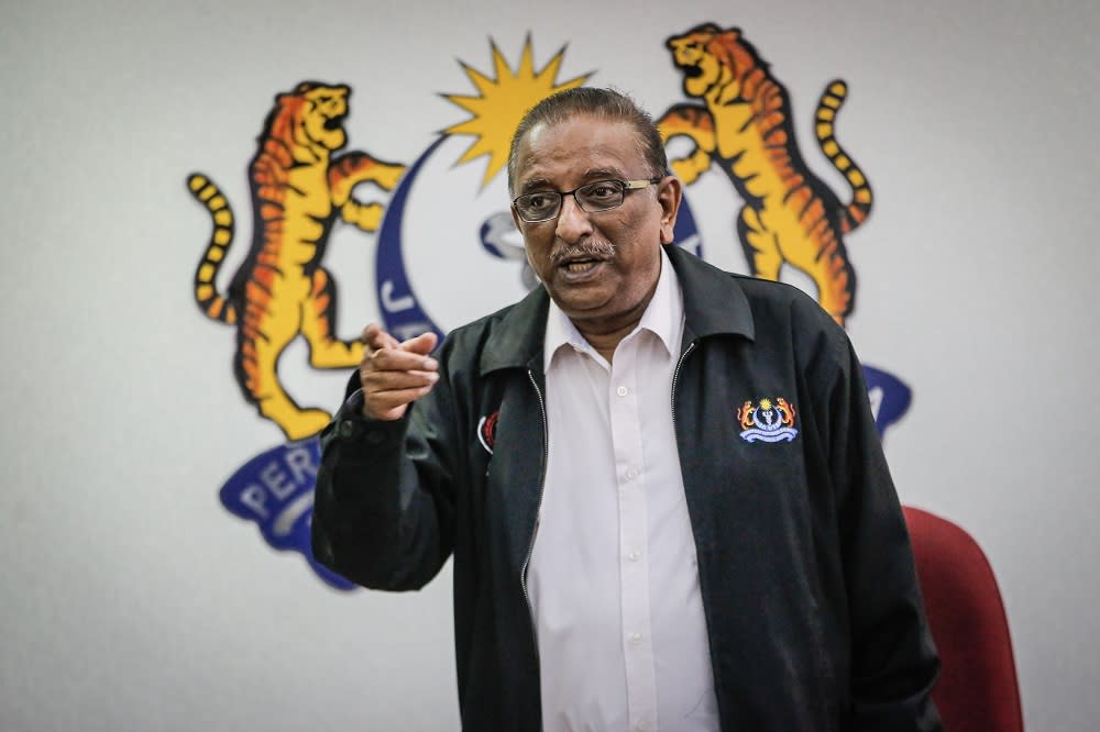MMA president Dr N. Ganabaskaran urged Health Minister Datuk Seri Dzulkefly Ahmad to do what is right and uphold the ideals of leaving no one behind, and to finally cease political manoeuvring. — Picture by Hari Anggara