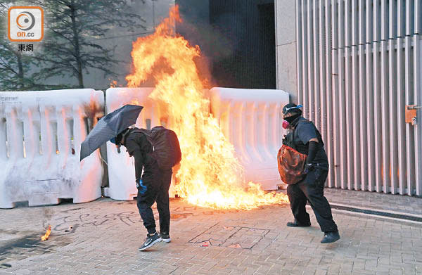 反修例風波自去年6月爆發後，屢有激進示威者投擲汽油彈。