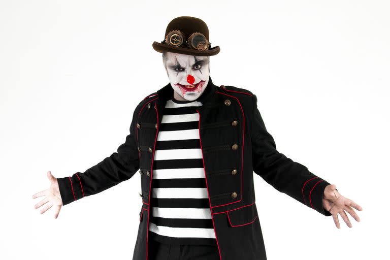 Juan Manuel Scaziotta, un clown oscuro en Circus of Darkness. circo del terror