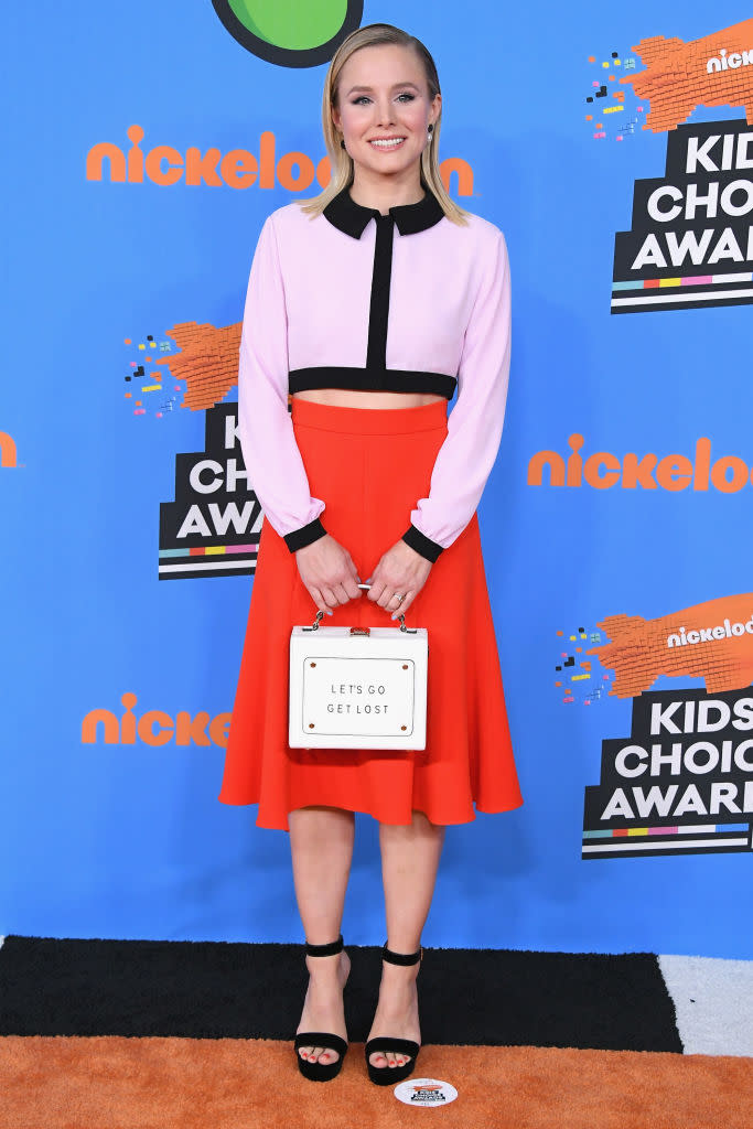 <p>Kristen Bell also attended the 2018 Kids’ Choice Awards and took it as an opportunity to demonstrate how to colour-block pastel hues this season. Bravo! <em>[Photo: Getty]</em> </p>