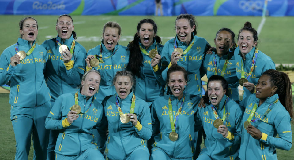  Australia también otorgan 22 mil / En la imagen, el equipo femenil de rugby, ganador de la medalla de oro