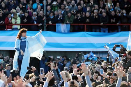 FILE PHOTO: Former Argentine President Cristina Fernandez de Kirchner arrives to a rally in Buenos Aires, Argentina June 20, 2017. REUTERS/Marcos Brindicci