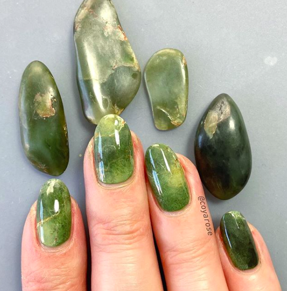 Geode Nails version pierre de jade