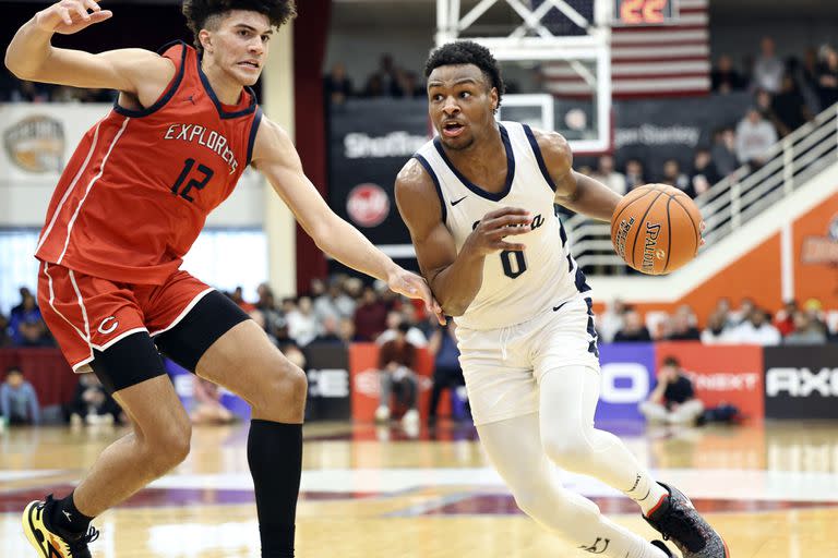 Bronny James, hijo de LeBron James, durante un partido con su equipo universitario