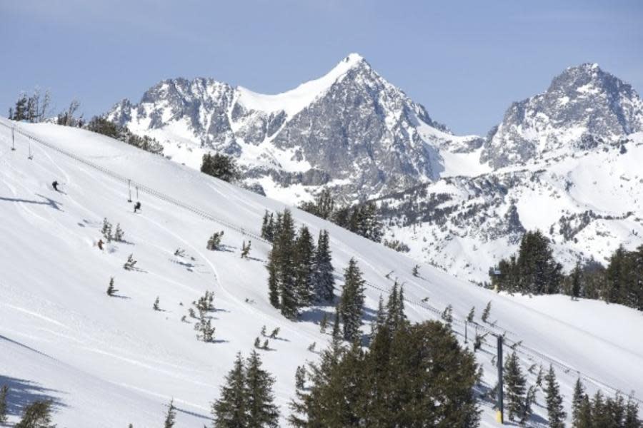 ¡El paraíso del esquí en California! Prepárate para deslizarte sobre la nieve en Mammoth Mountain