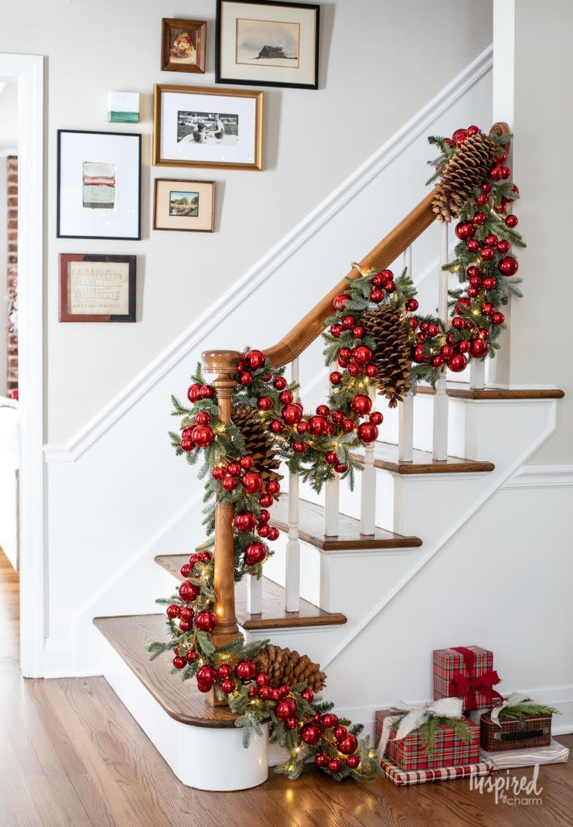 Lavish Garland With Ornaments and Lights