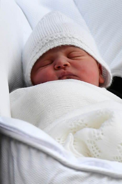 The new royal baby was born at 11:01 (1001 GMT) and weighed eight pounds seven ounces (3.8 kilogrammes)