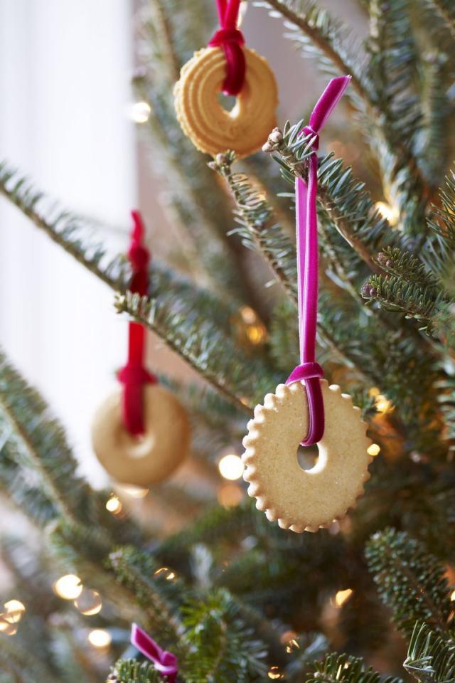 DIY Ornament Christmas Tree – Home Made Luxe