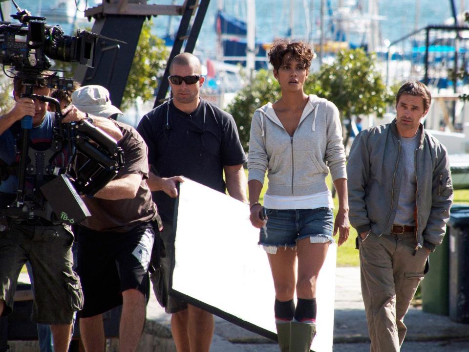 Halle Berry filming "Dark Tide".