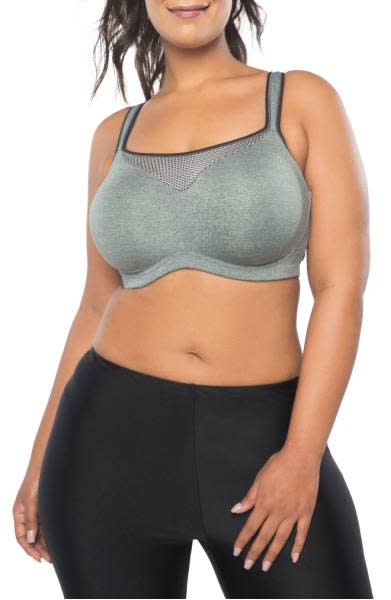 Here are 13 sports bras for big boobs, whether you're going to SoulCycle  class or for a run