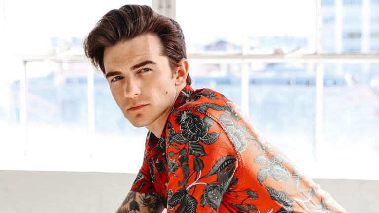 El actor Drake Bell, de Drake&Josh, denunció a un empleado de Nickelodeon por abusar de él en la infancia