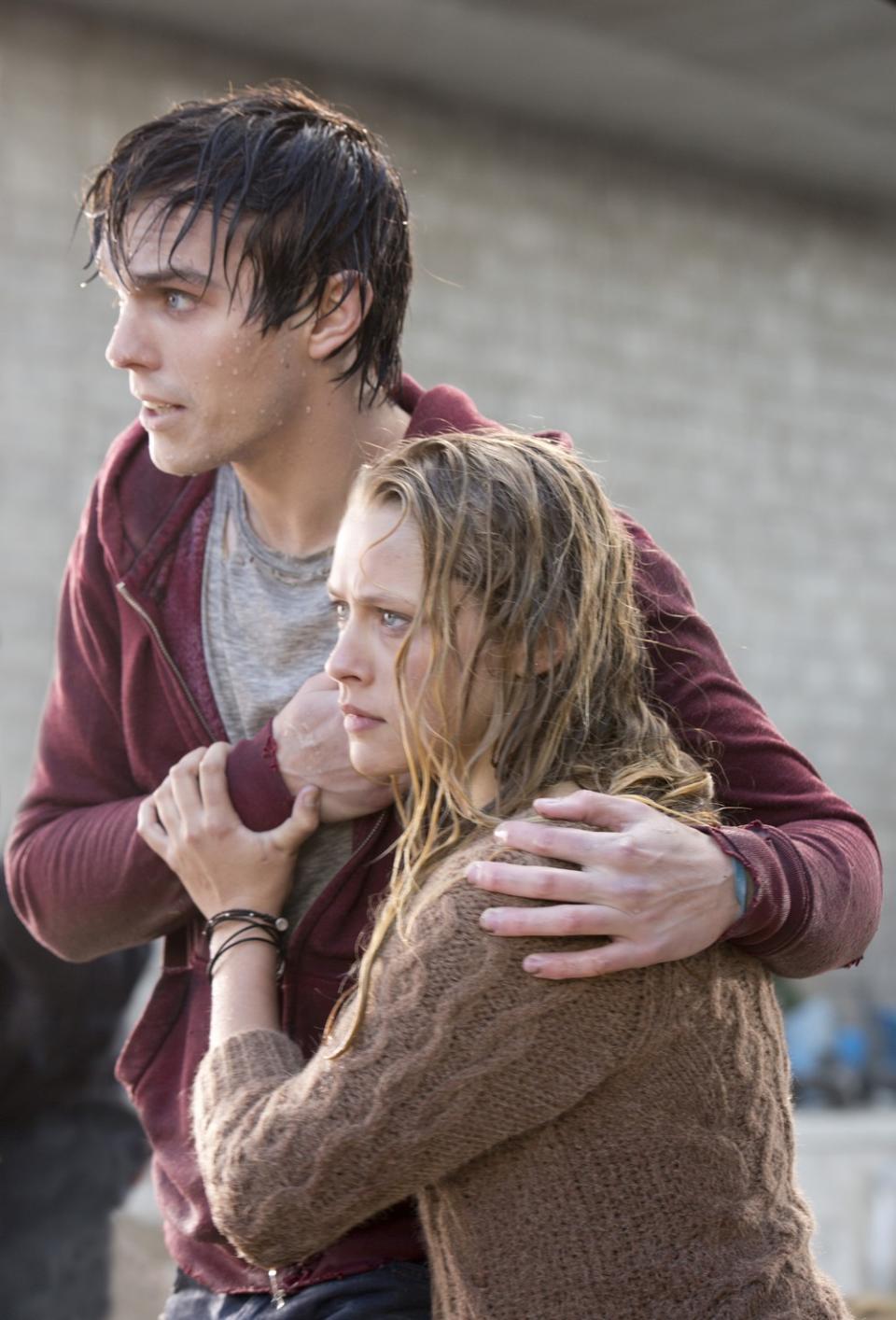 Zombie Rom-Com 'Warm Bodies' Tackles Stallone at Box Office